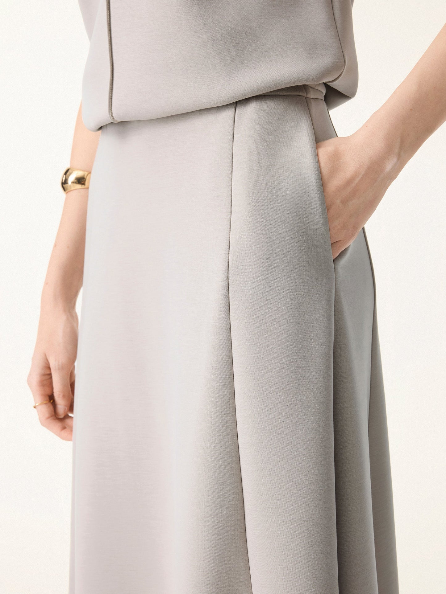 2Pcs Set V-neck Top with Sleeve Warmers & Mid Rise Flared Midi Skirt with Pockets