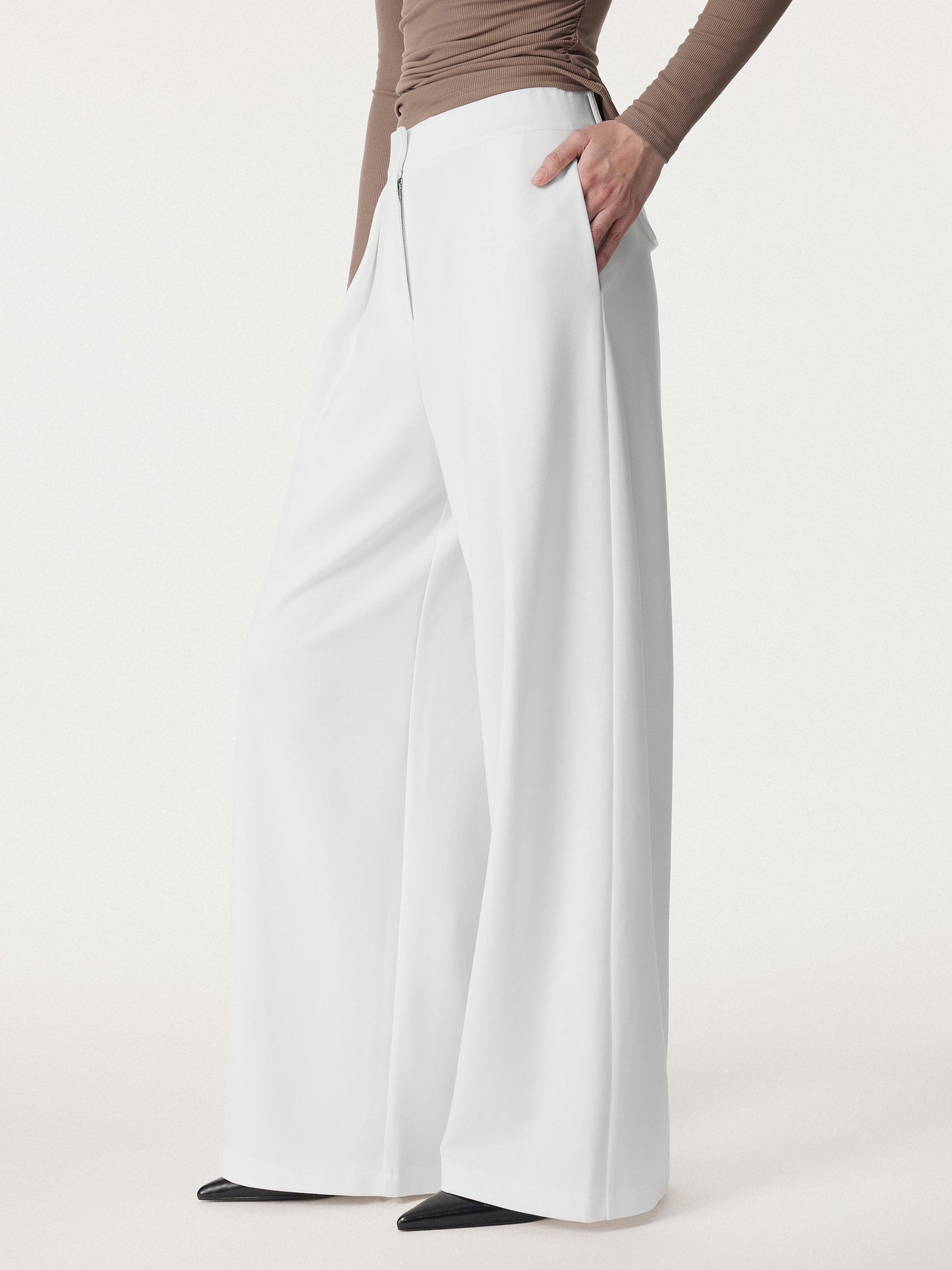 Non-sheer Airy Mid Rise Pleated Airy Trouser with Pockets