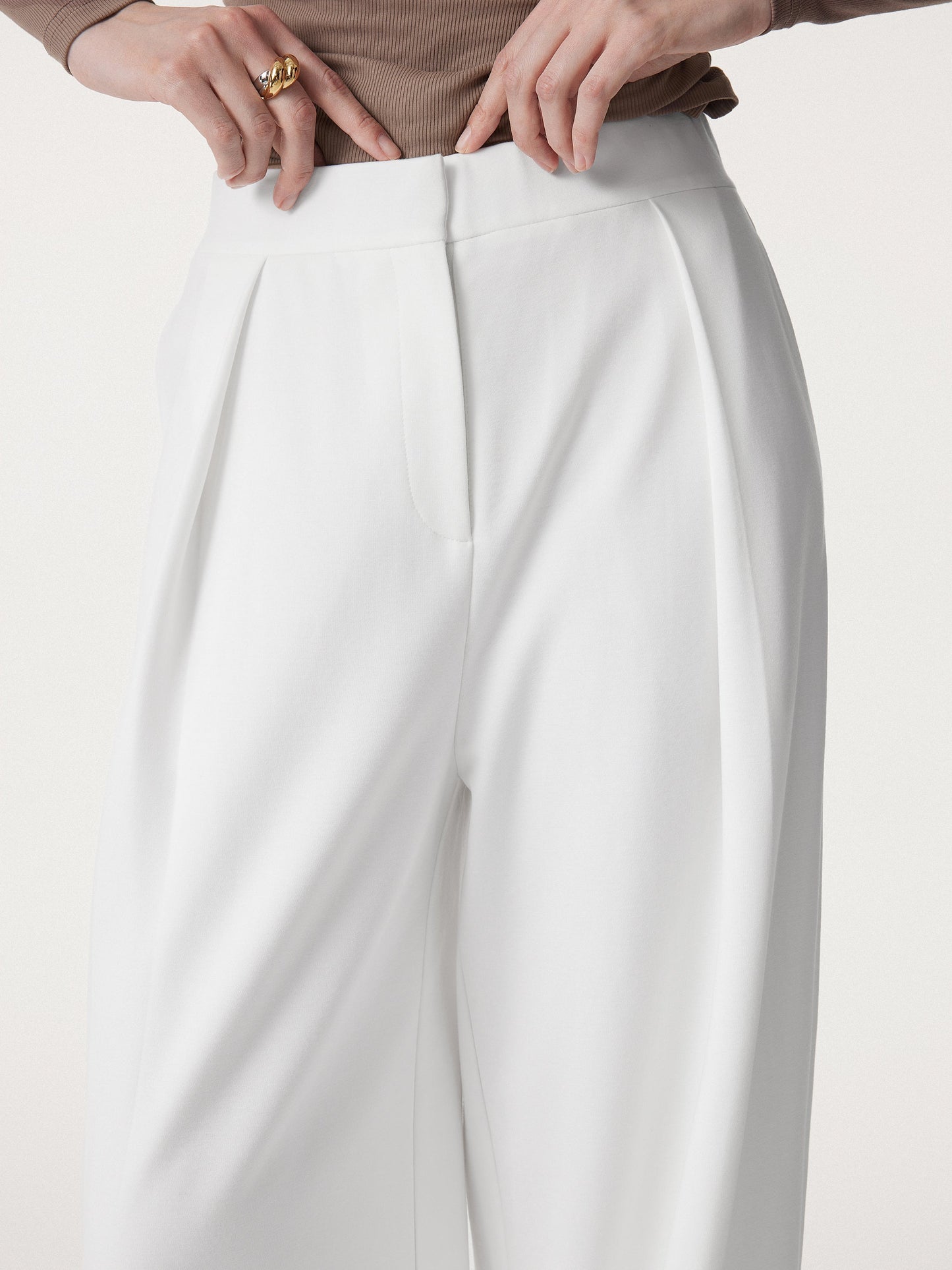 Non-sheer Airy Mid Rise Pleated Airy Trouser with Pockets