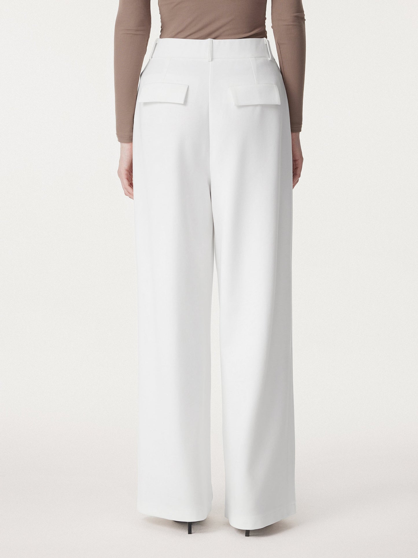 Non-sheer Airy Mid Rise Pleated Airy Trouser with Pockets